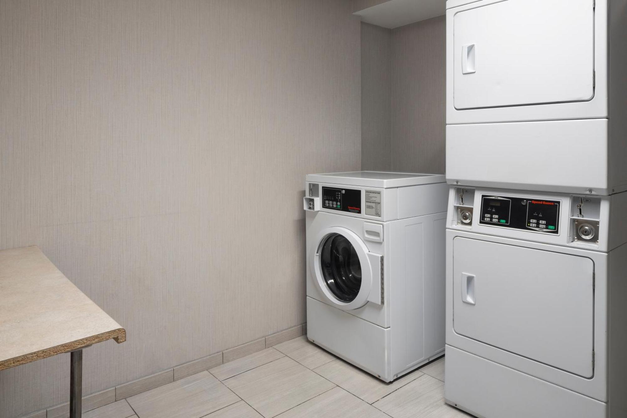 Hampton Inn & Suites Yonkers - Westchester Zewnętrze zdjęcie